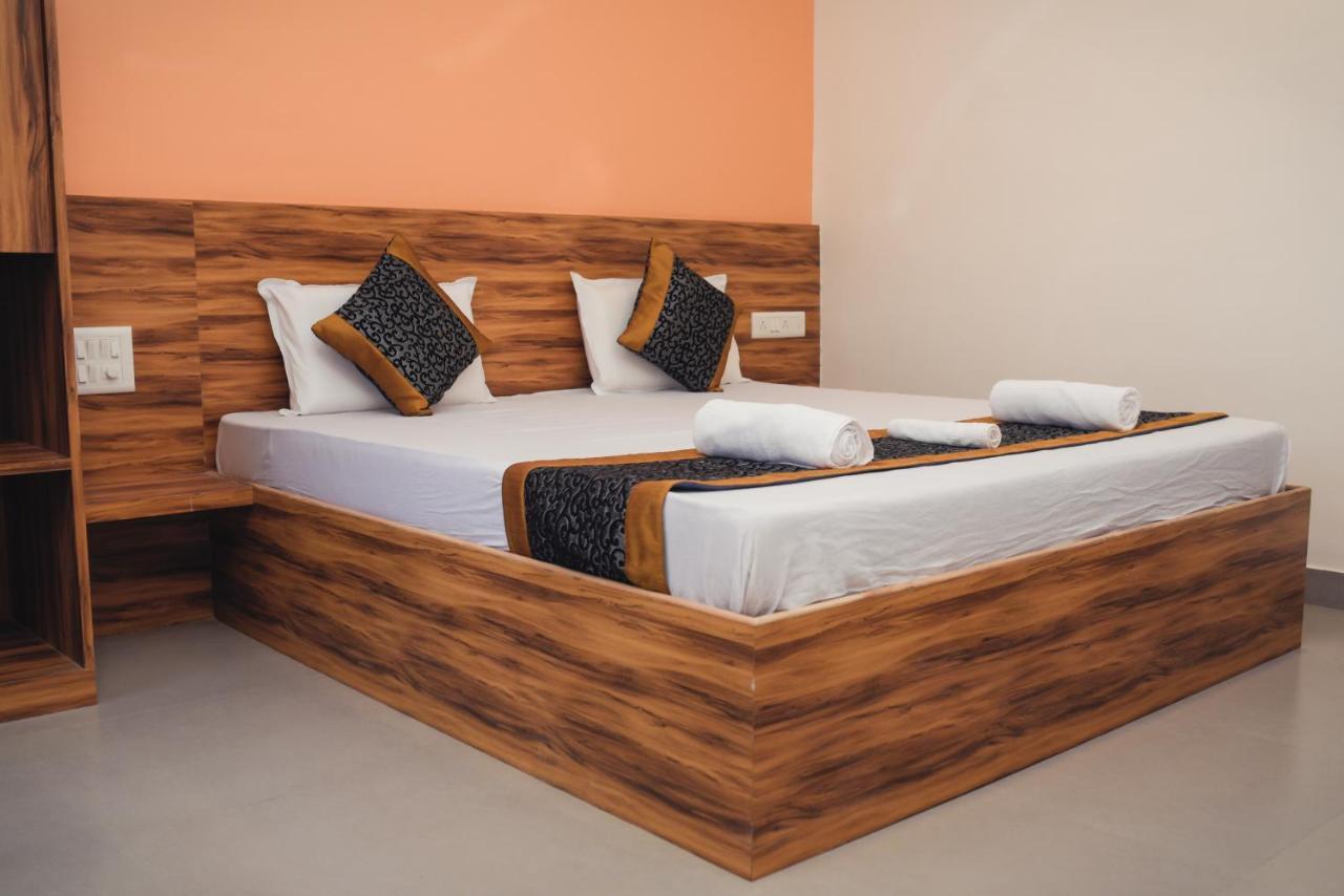 Lotus Hotel Nagaon Beach Alībāg Εξωτερικό φωτογραφία